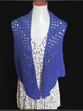 Vintage Crochet Shawl Grannycore